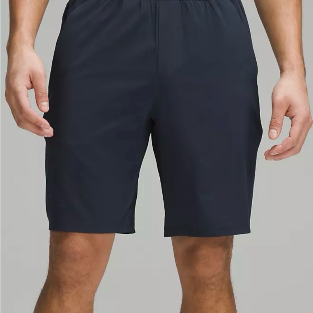 LULULEMON Men's Black Athletic Shorts. NO LINER.